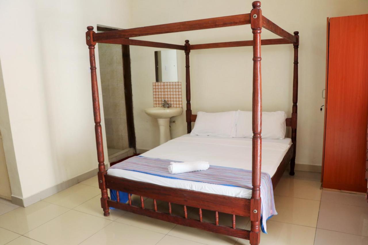 Sanana Conference Center And Holiday Resort Mombasa Exterior photo